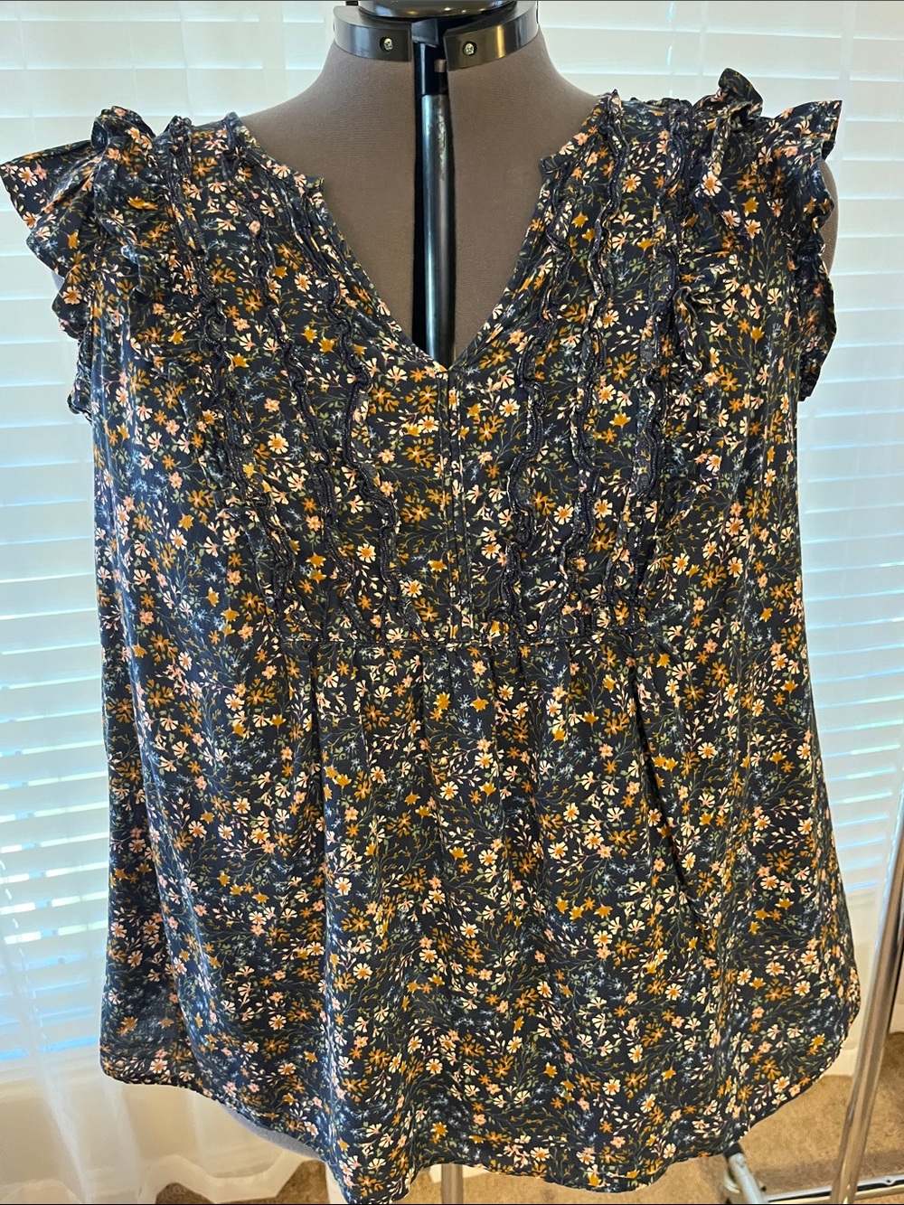 Old Navy Floral Ruffle Sleeve V-Neck Blouse 2x 22 24
